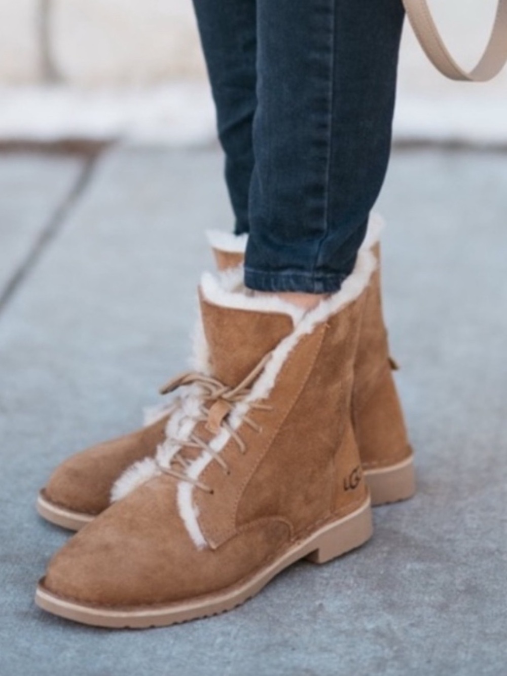UGG Quincy Chestnut Suede Lace-Up Short Boot with Shearling Size 8